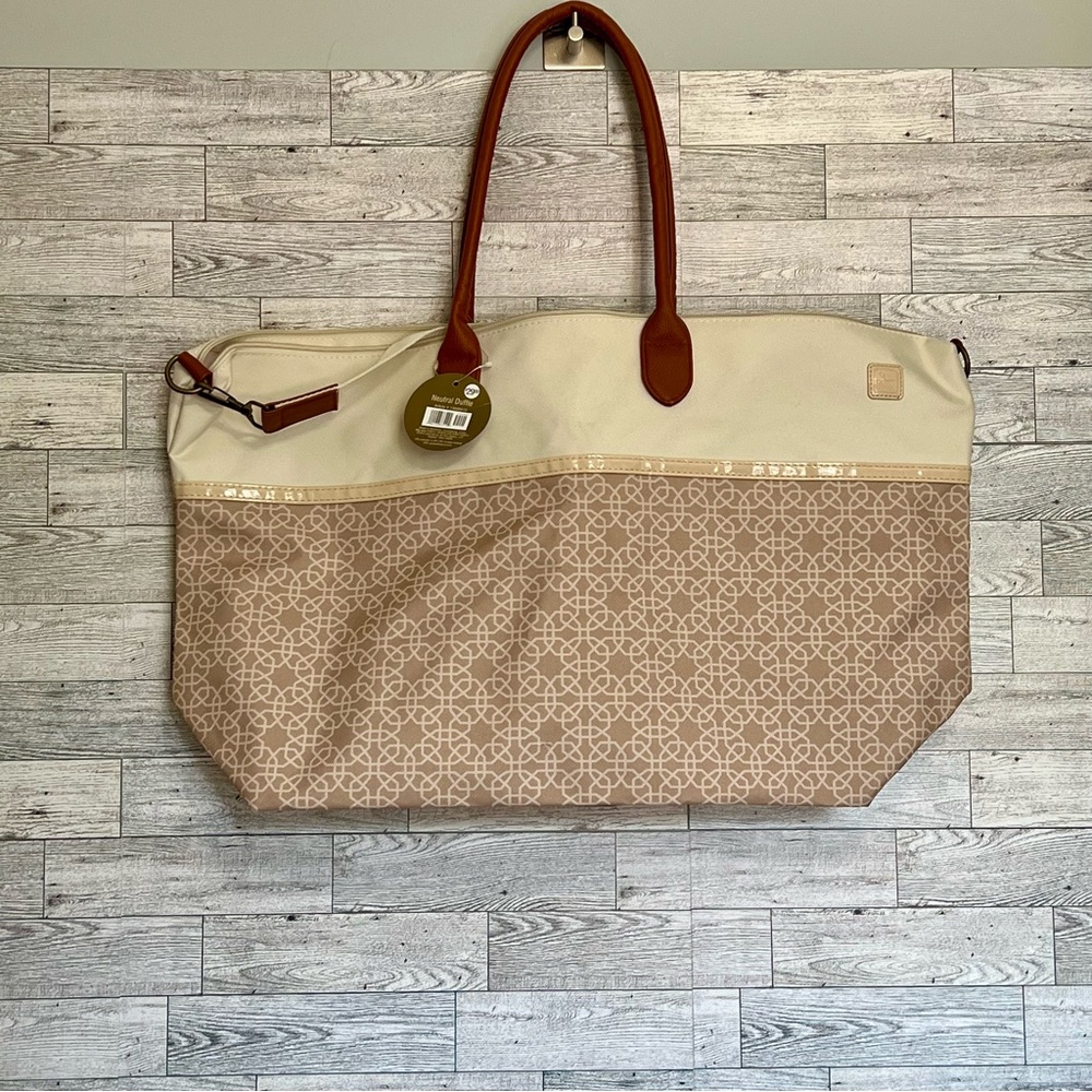 NEUTRAL DUFFLE BAG‎ / Faux Leather Handless / Removable Shoulder Strap (NWT)
